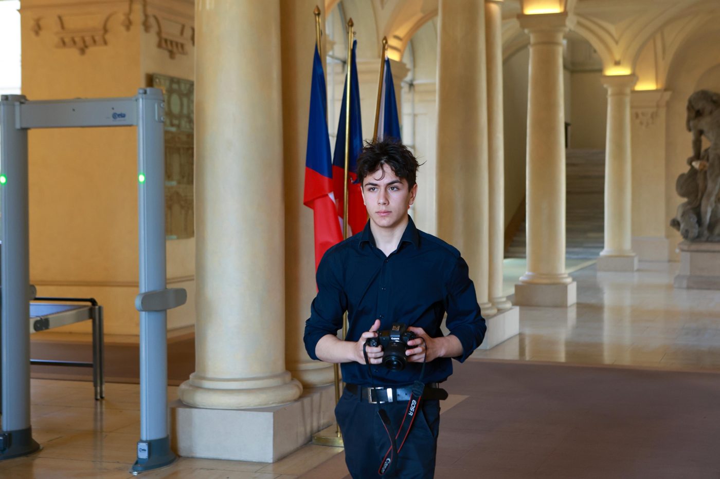 Covering a diplomatic arrival